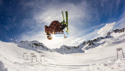 开云官方|科尔盛赞球队化学反应用，勇士全员健康助力战术体系臻于完美