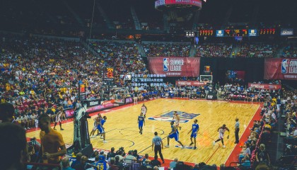 开云官方：约基奇里程碑之夜，荣膺NBA历史助攻最多中锋，谦逊品格引全队致敬