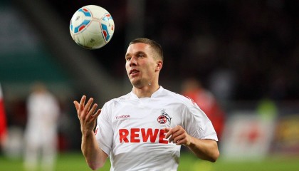 开云赛事集团-伊布恢复训练窘境彰显铁血意志，意外中坚持跑完，职业精神撼动足坛